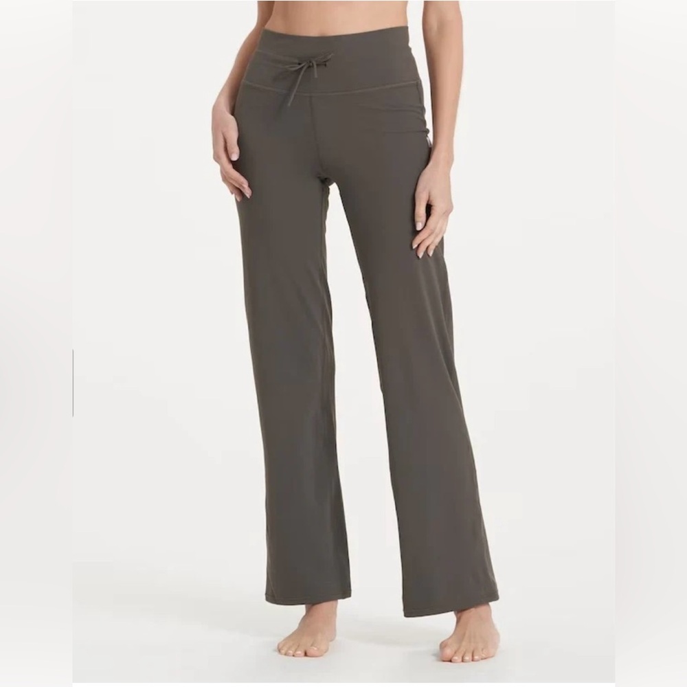 Vuori Daily Wideleg Pants